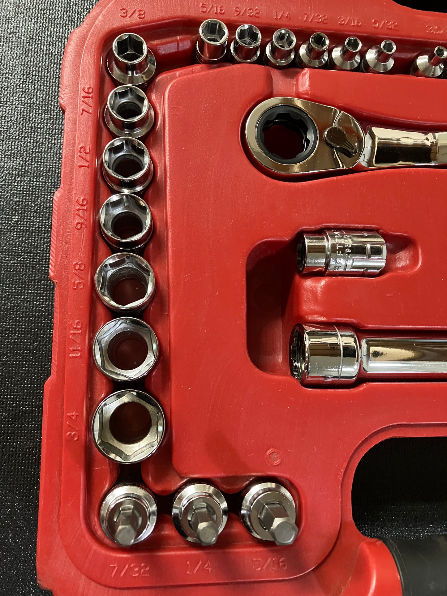 Craftsman 41pc Max Axess Socket Set 41484 with 6pt Sockets, Hex Sockets, & Ratchet 29308